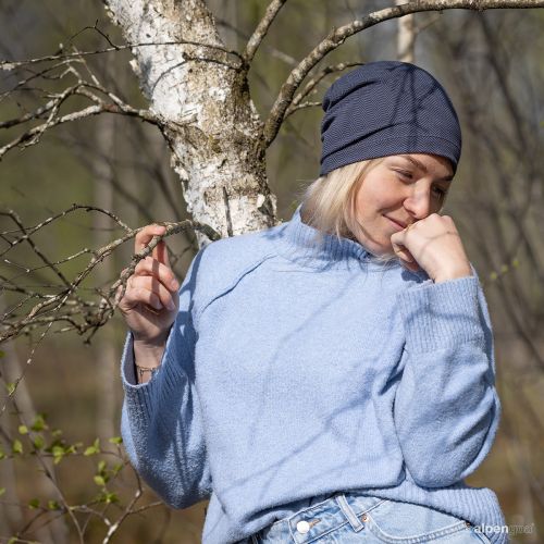Baumwoll Beanie Rippmuster Blau Tragebeispiel 6